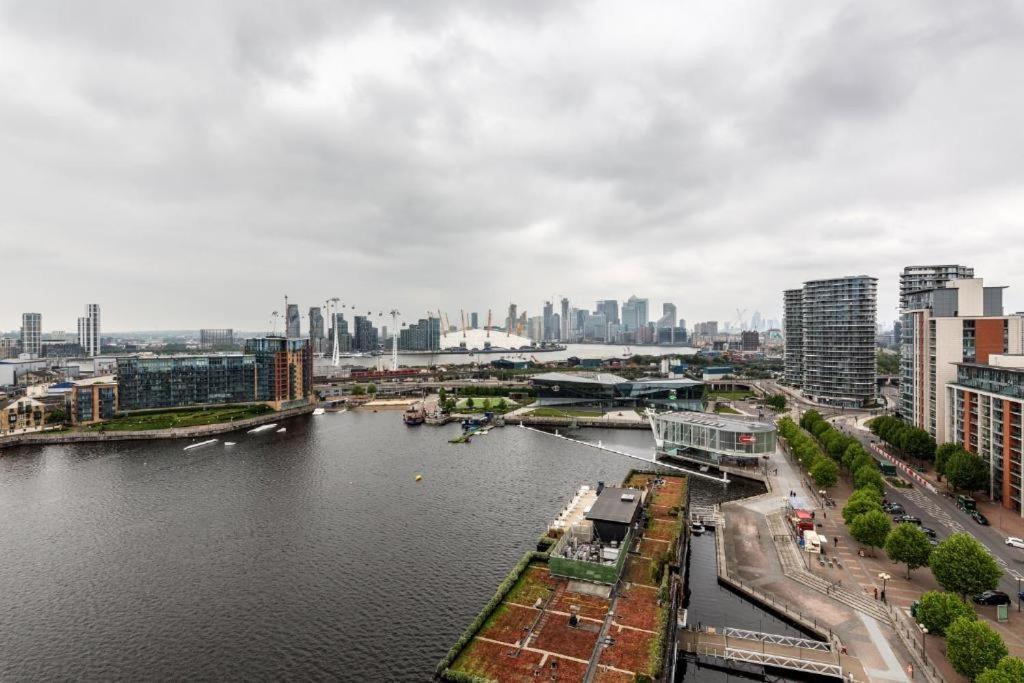 Excel Dock Apartments Londra Exterior foto