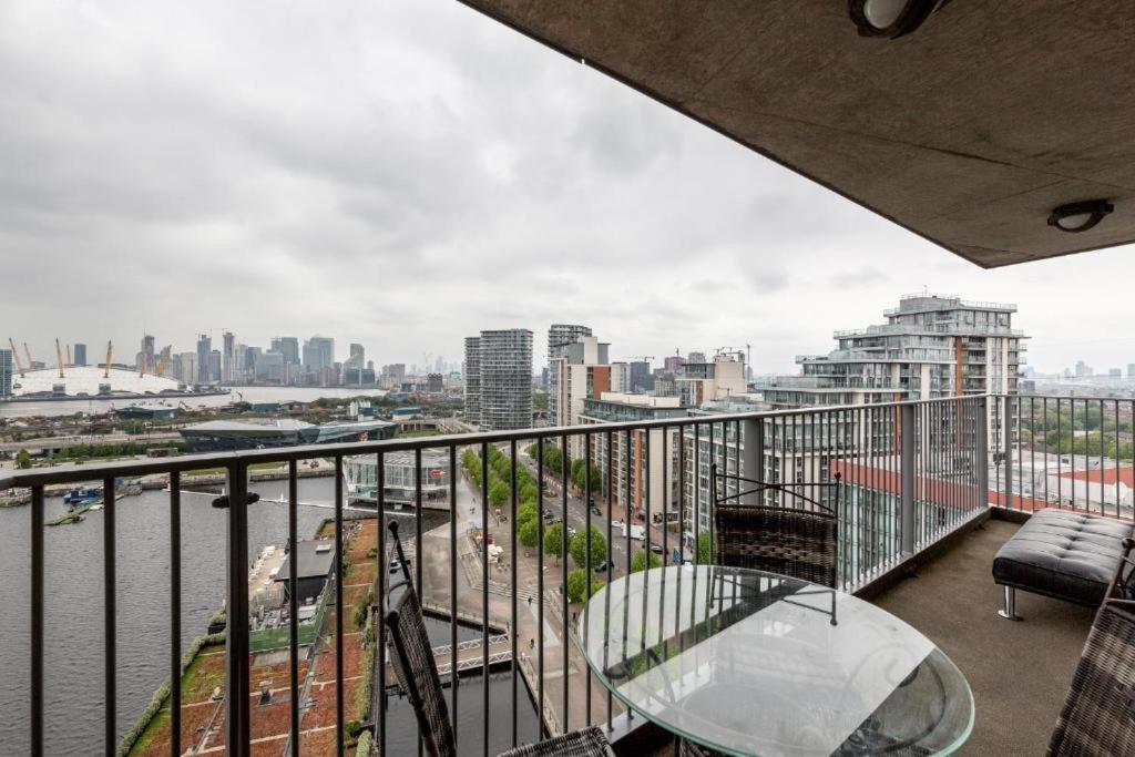 Excel Dock Apartments Londra Exterior foto